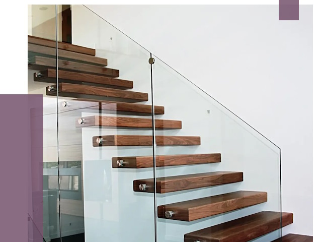 Стеклянные перила для лестницы в Саяногорске от 14852 руб.