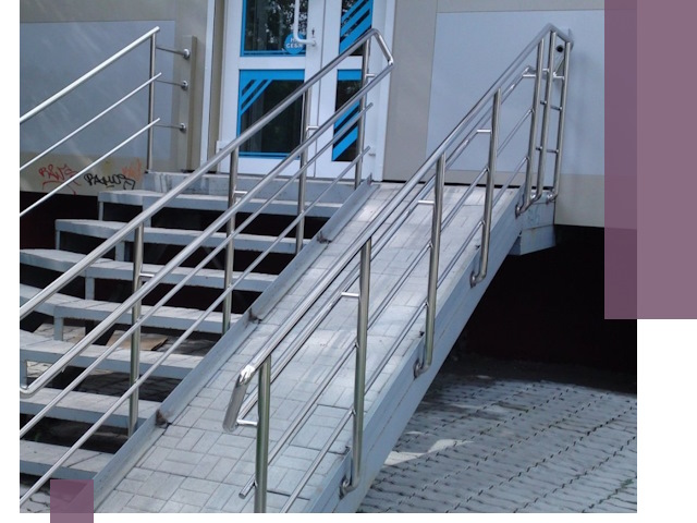 Пандус на крыльцо под ключ в Саяногорске: монтаж и изготовление