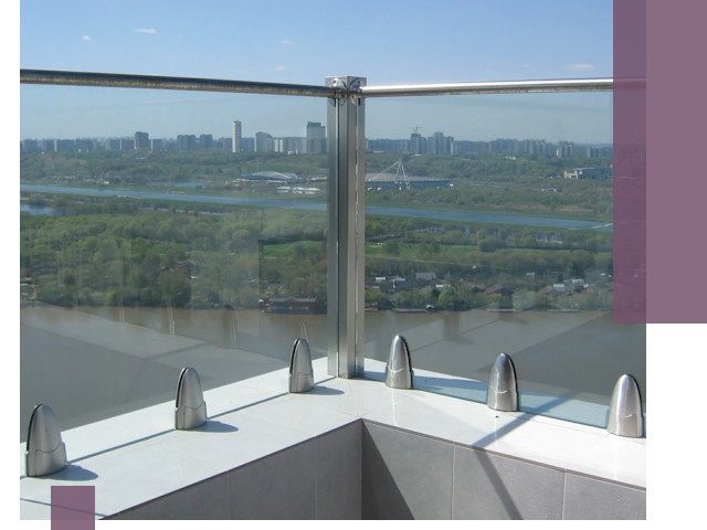 Стеклянные парапеты премиум класса в Саяногорске для домов и бизнесов